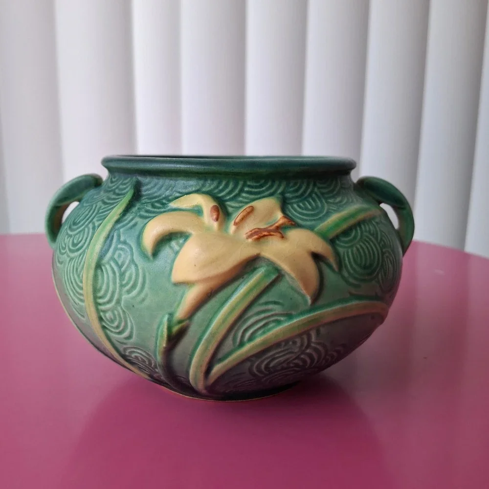 Roseville Art Pottery Zephyr Lily 671-4 Green Jardiniere Double Handled Vase